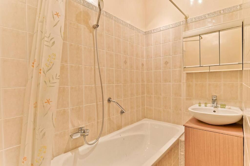 Apartment #vaugirard Mairie Du 15eme - Ii *